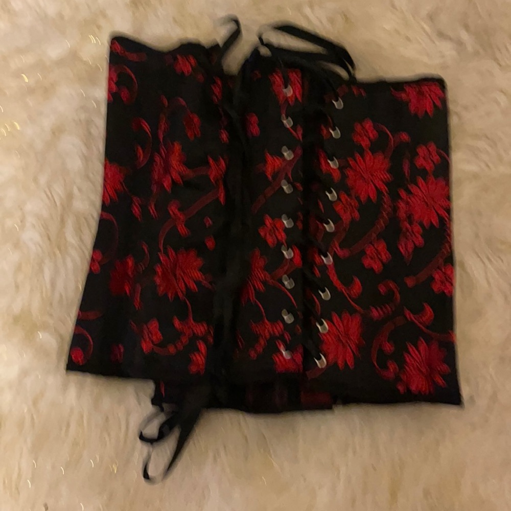 Red & Black Bossier